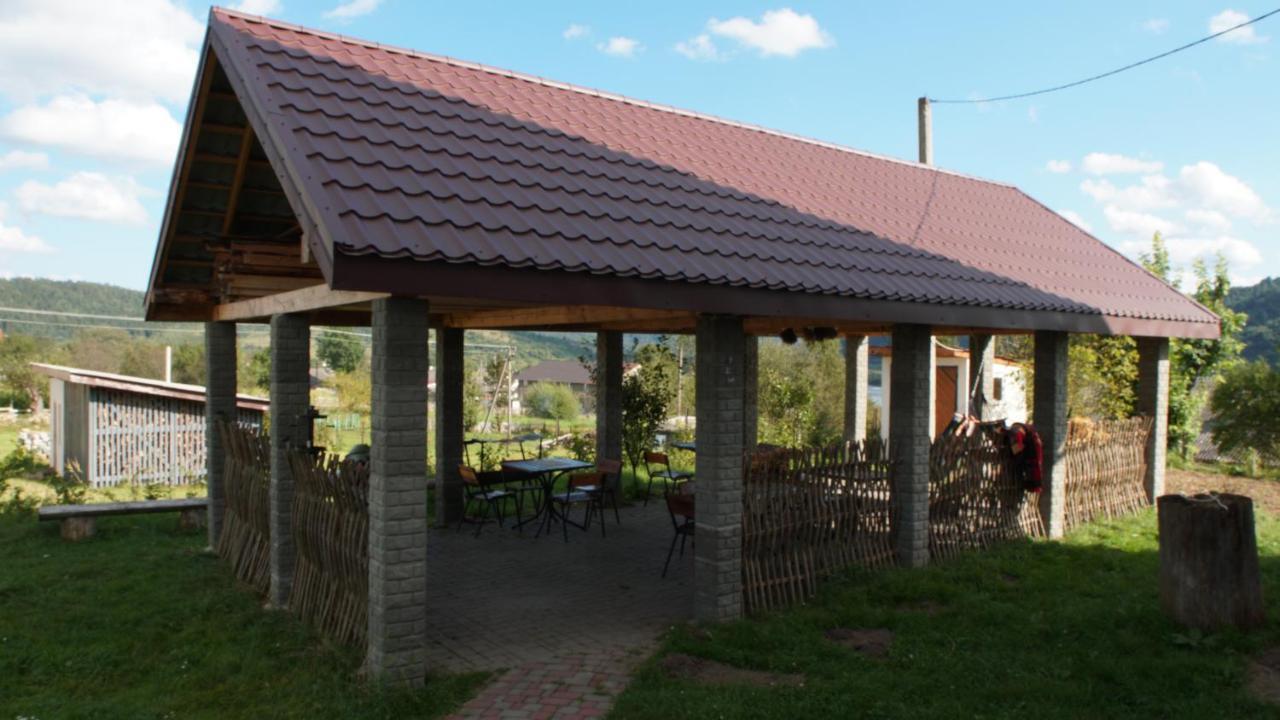 Hotel U Dvori Podgorodtsy Exterior foto